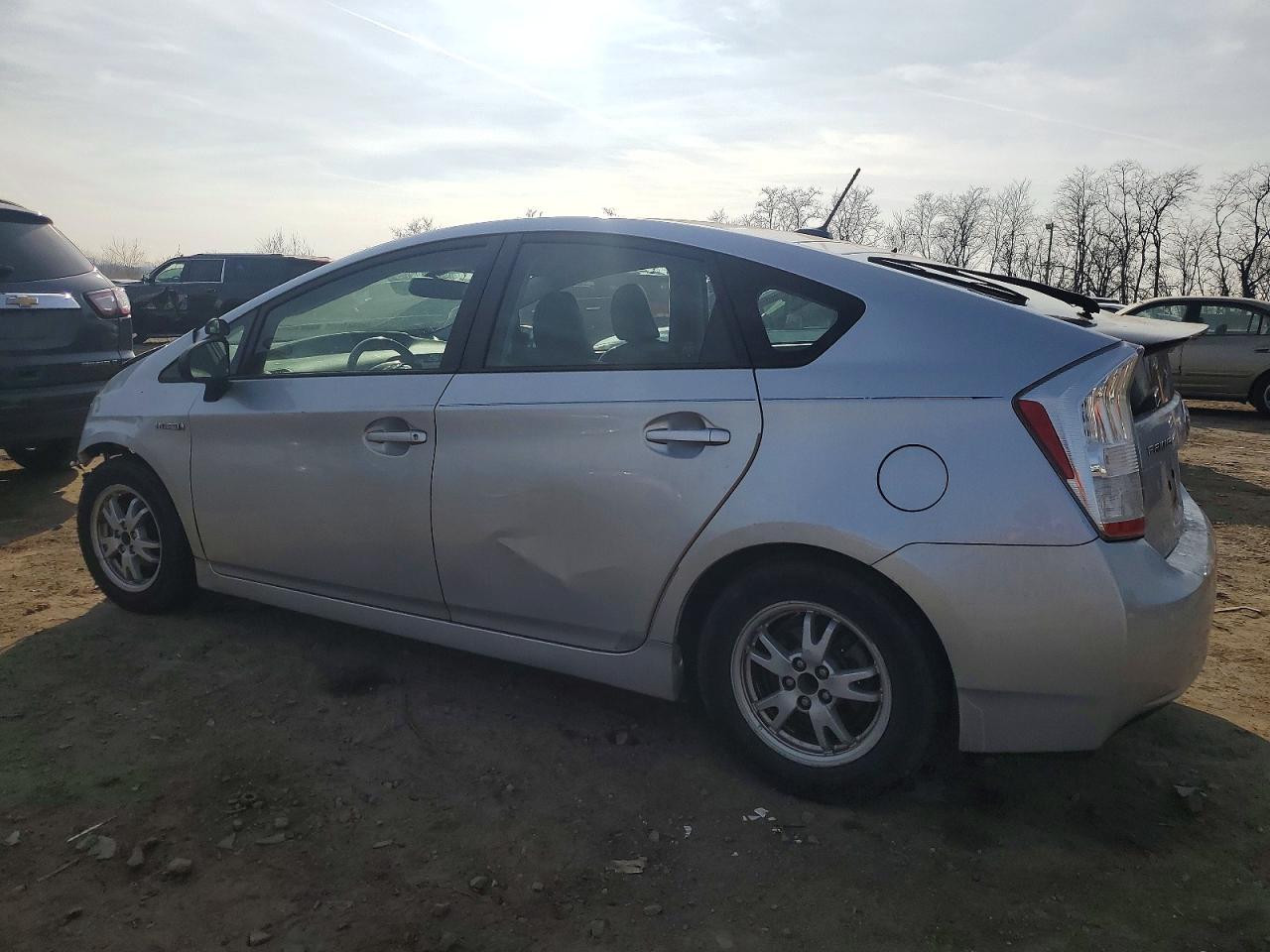 2011 Toyota Prius - Фото 2