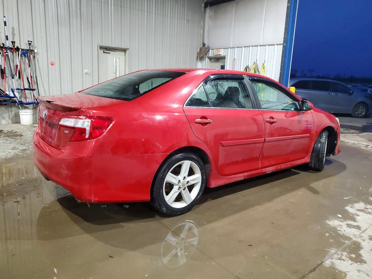 2013 Toyota Camry Se - Фото 3