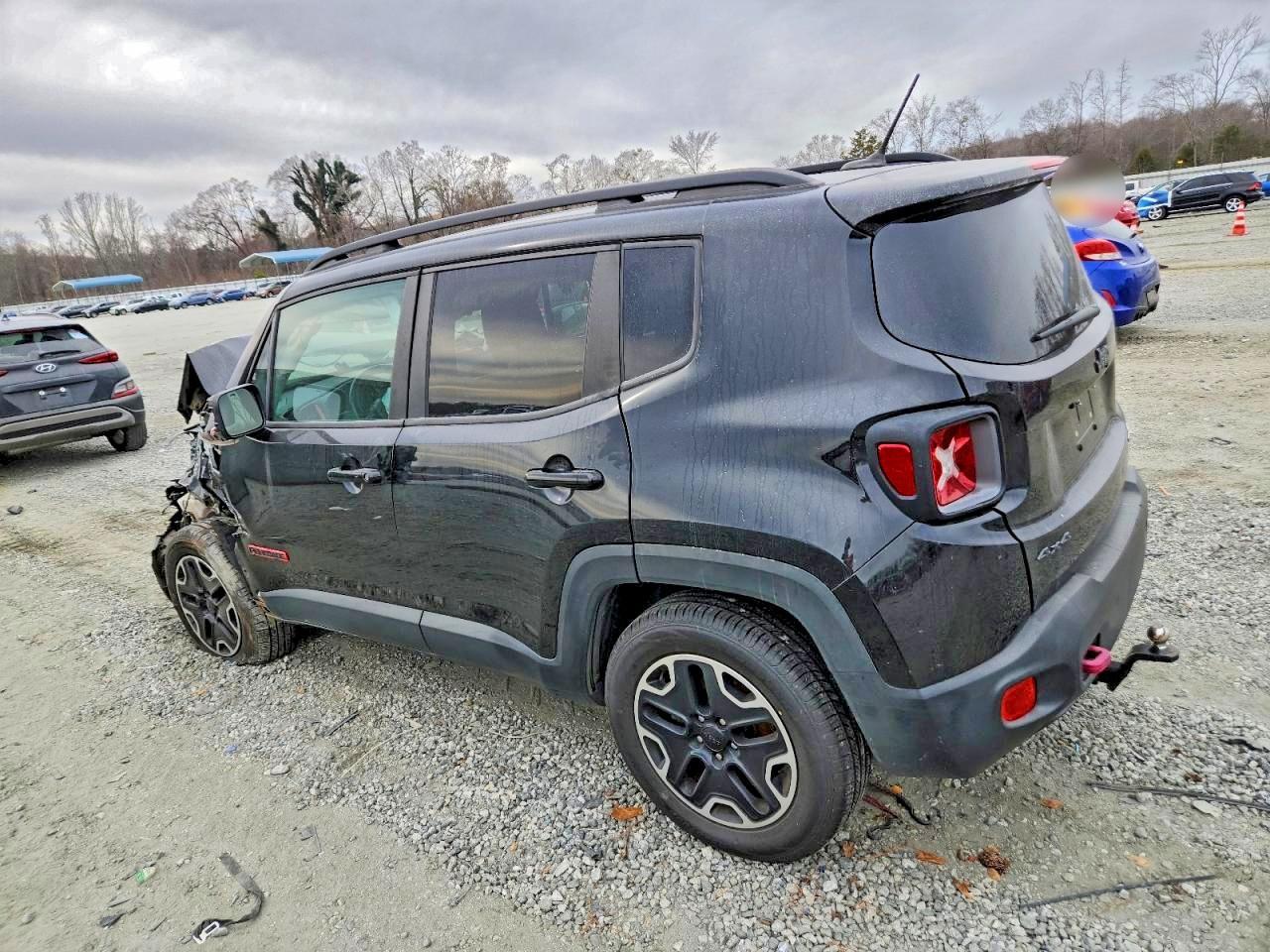 2017 Jeep Renegade Trailhawk - Фото 2