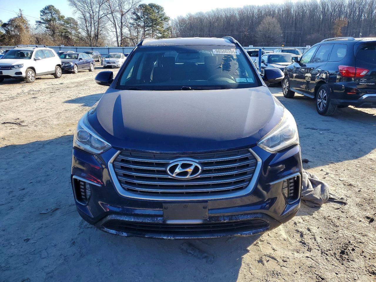 2017 Hyundai Santa Fe Se - Image 5