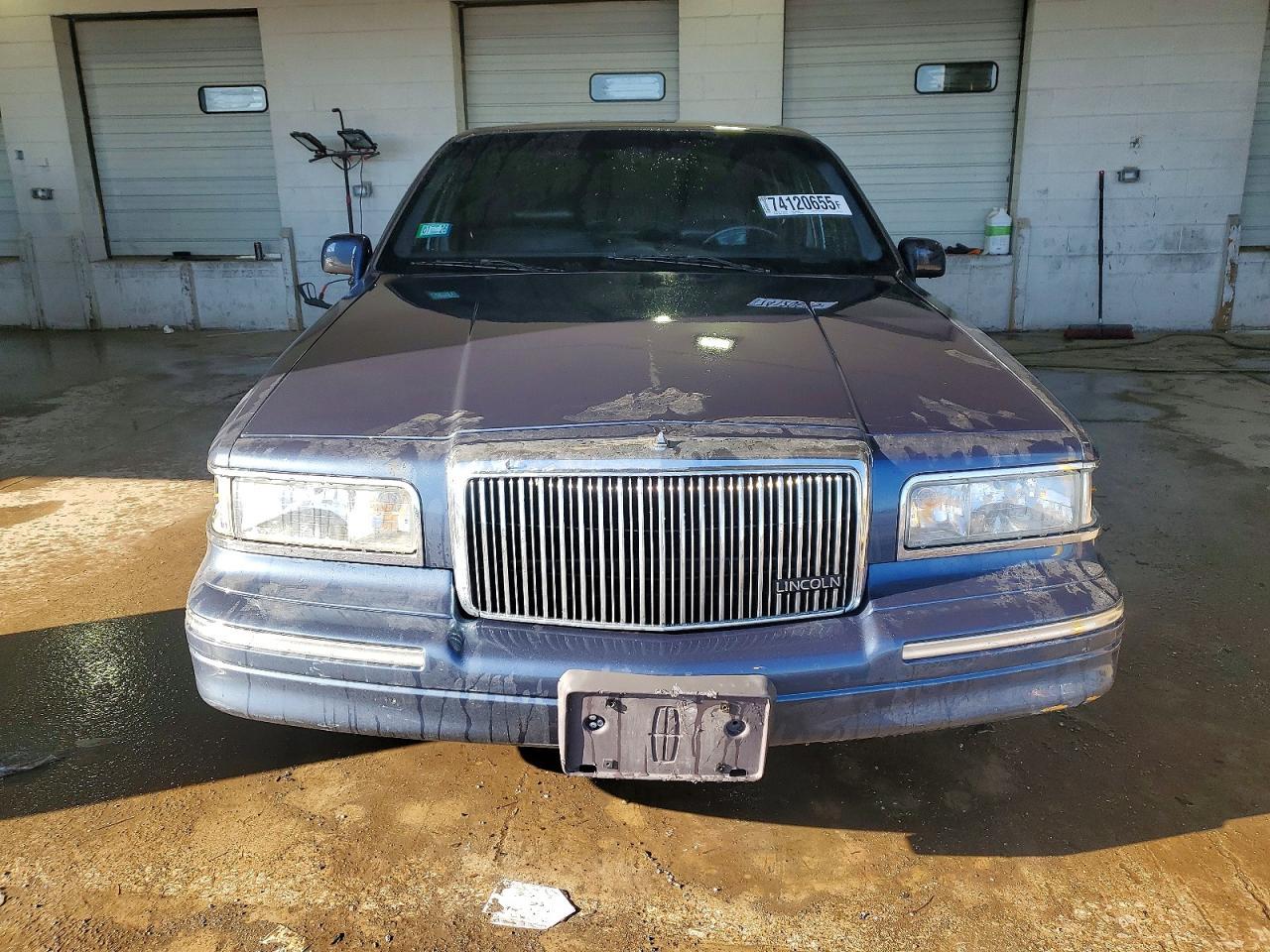 1996 Lincoln Town Car Executive - Фото 5