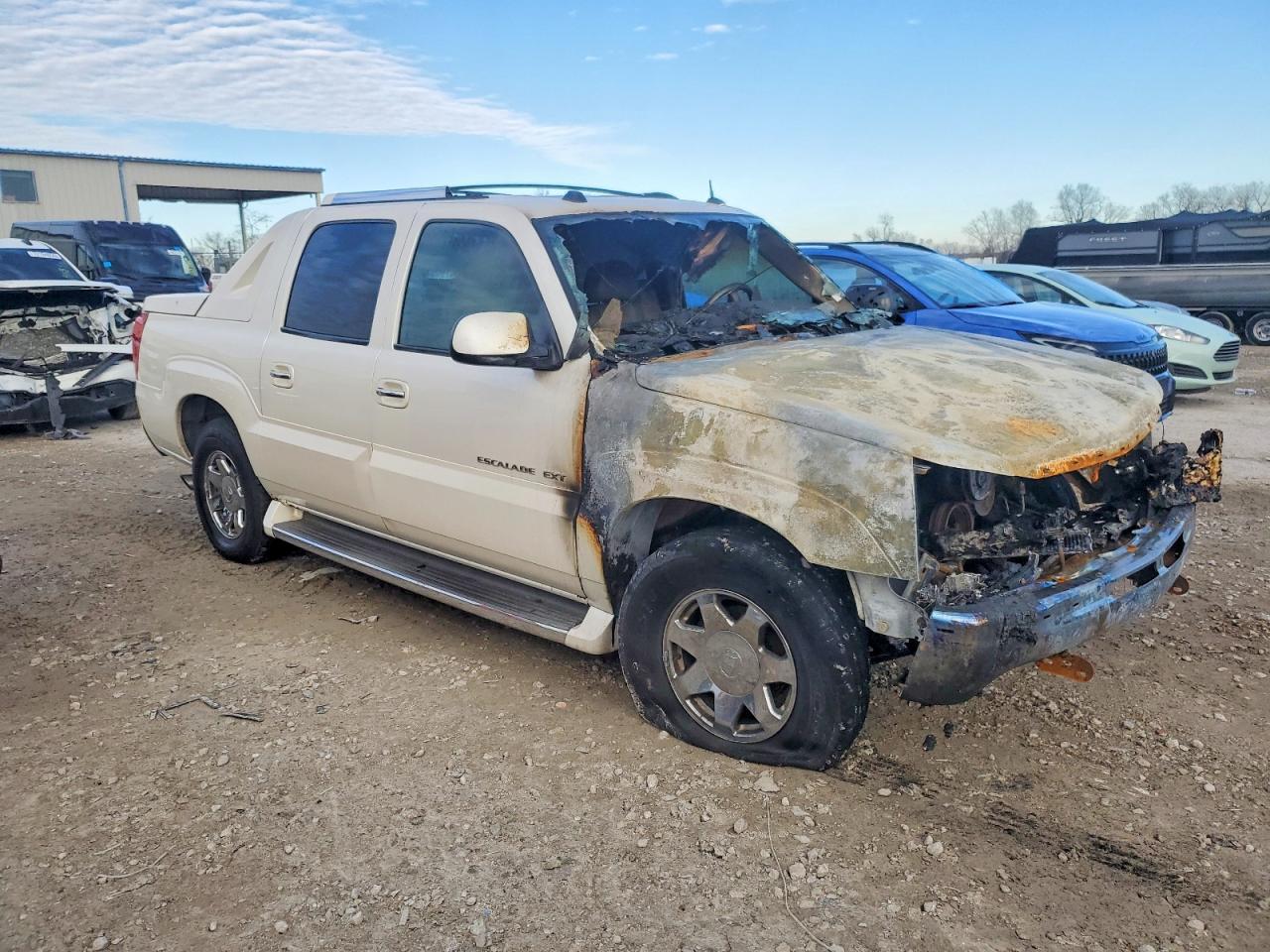 2004 Cadillac Escalade - Image 4