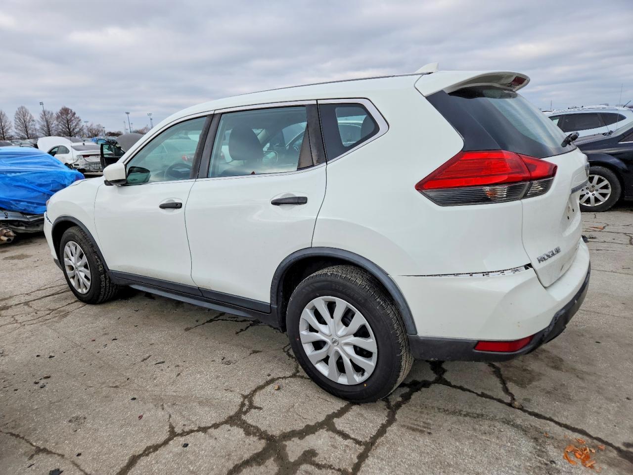 2017 Nissan Rogue S - Фото 2