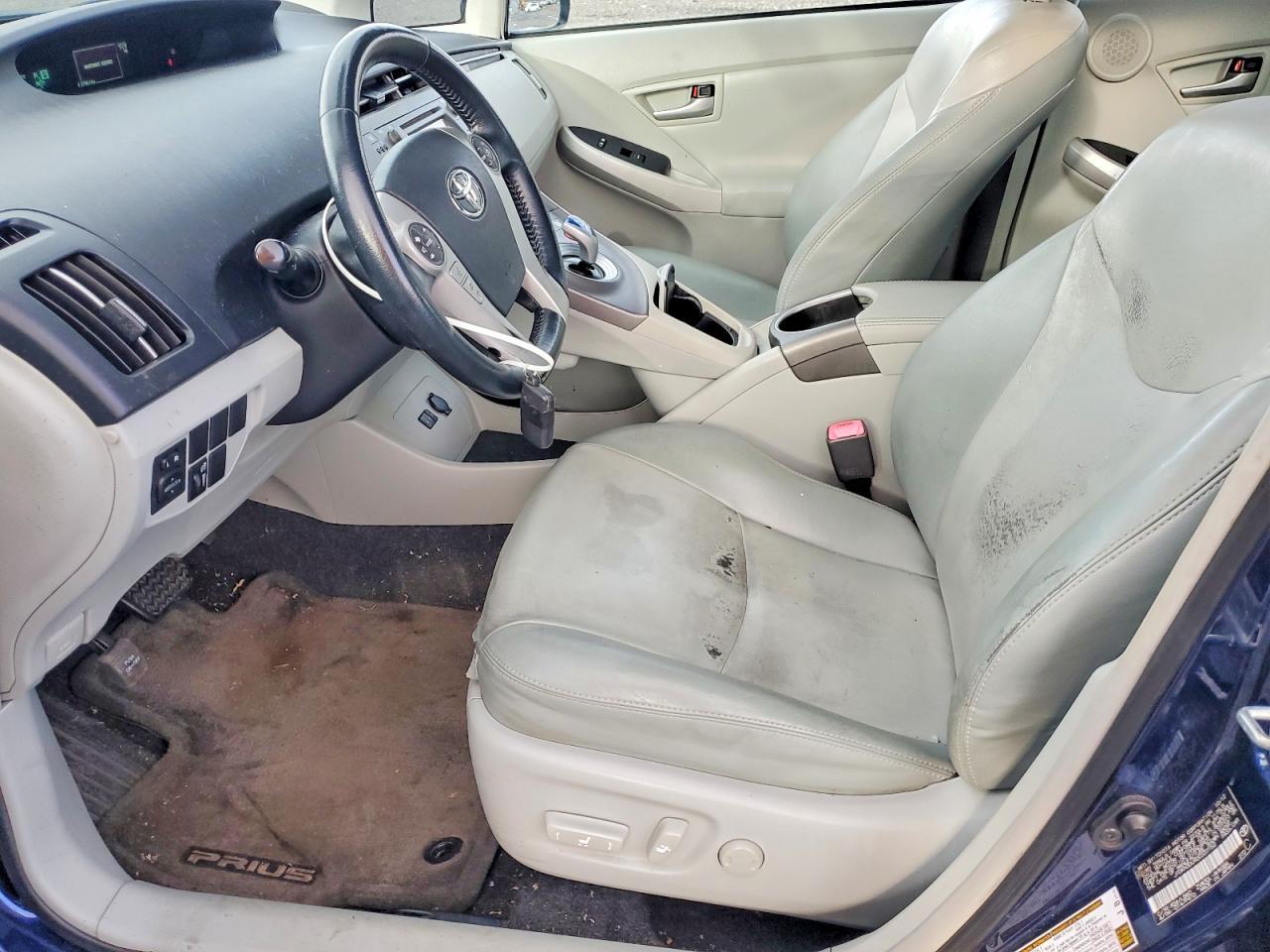 2013 Toyota Prius Four - Фото 7