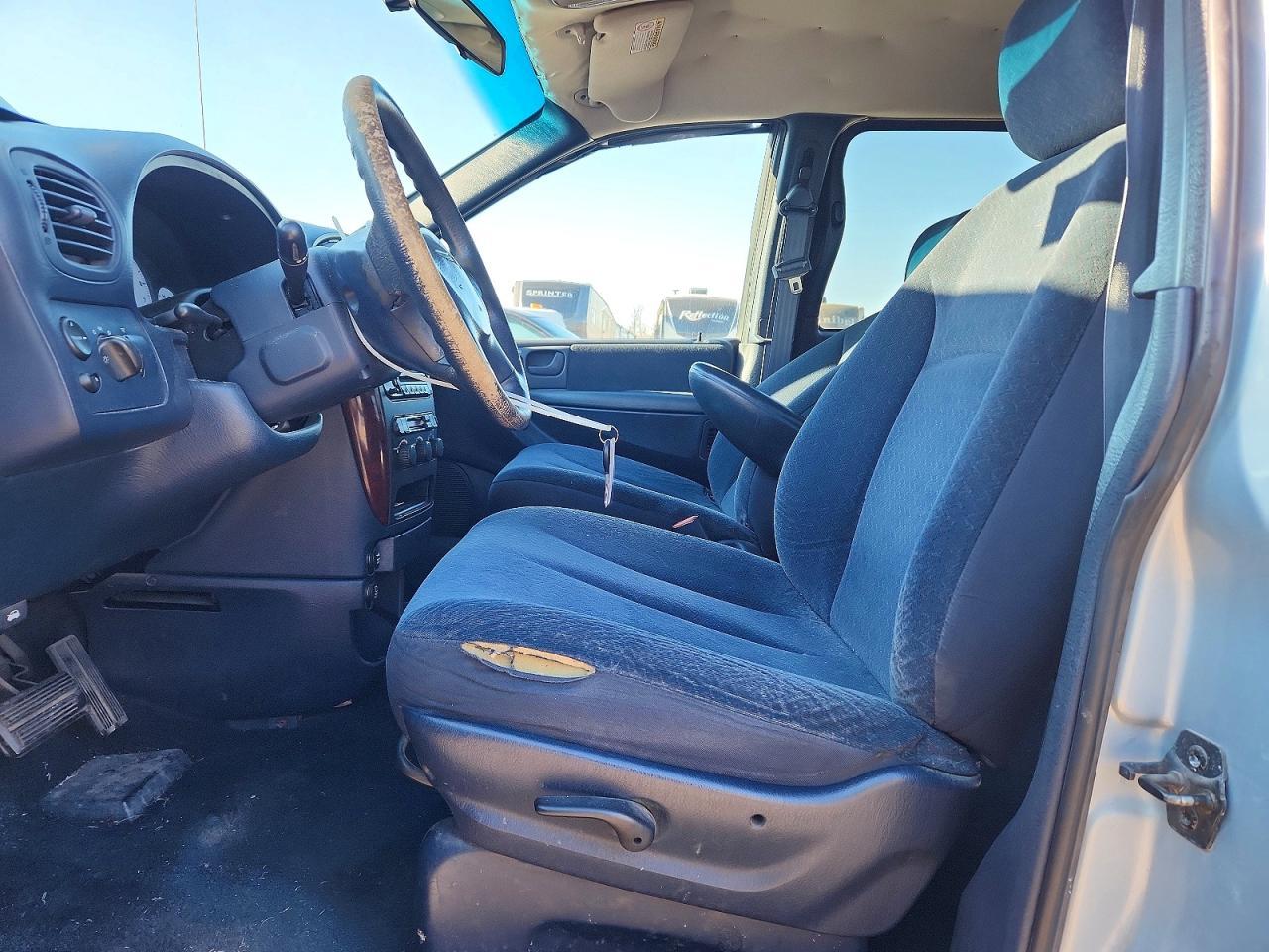 2001 Chrysler Town & Country Lx - Фото 7