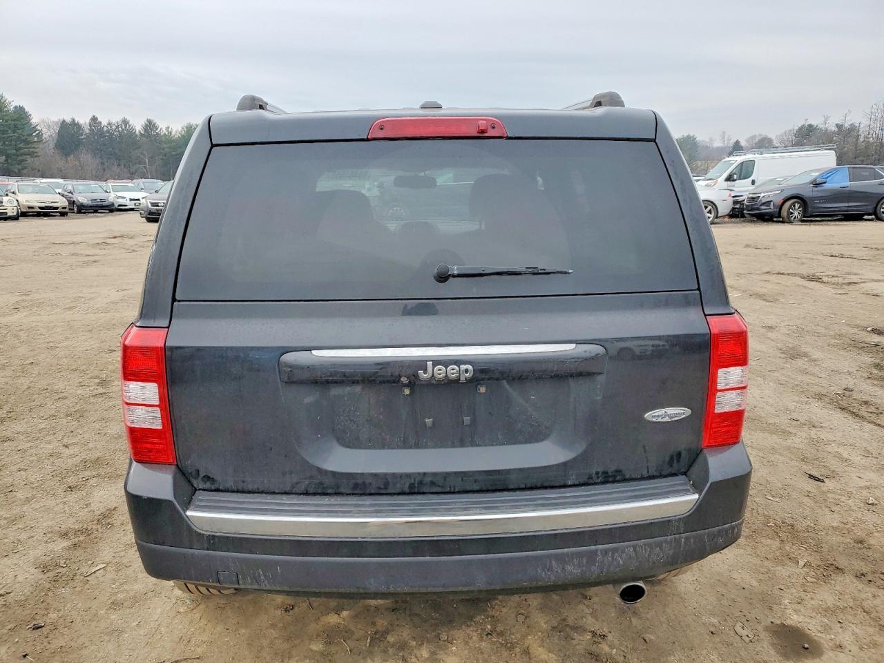 2017 Jeep Patriot Latitude - Image 6