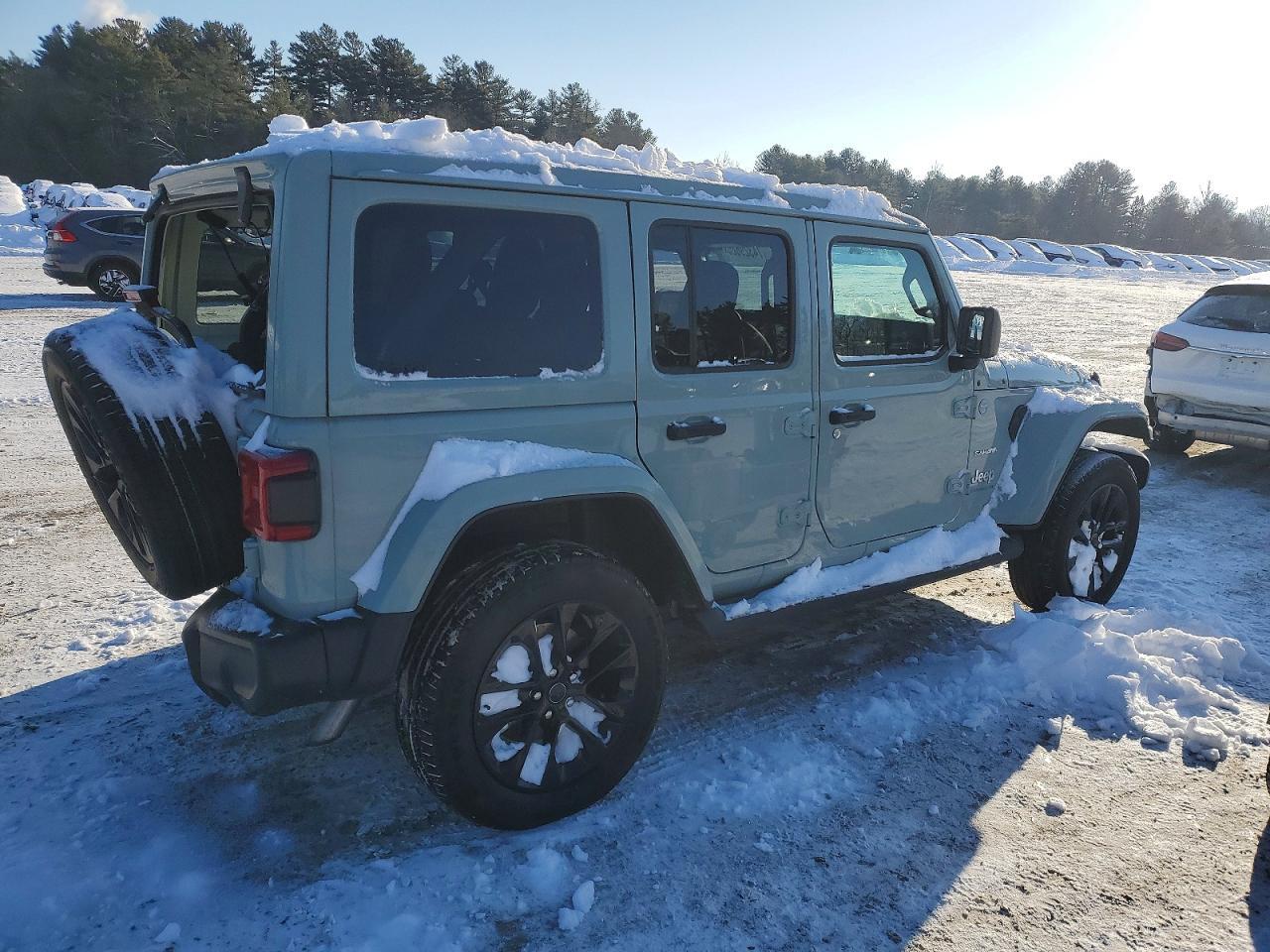 2024 Jeep Wrangler Sahara 4Xe - Фото 3