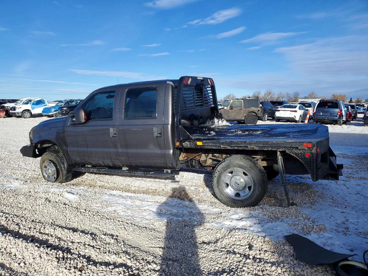 2006 Ford F250 Super Duty Flatbed Truck - Фото 2
