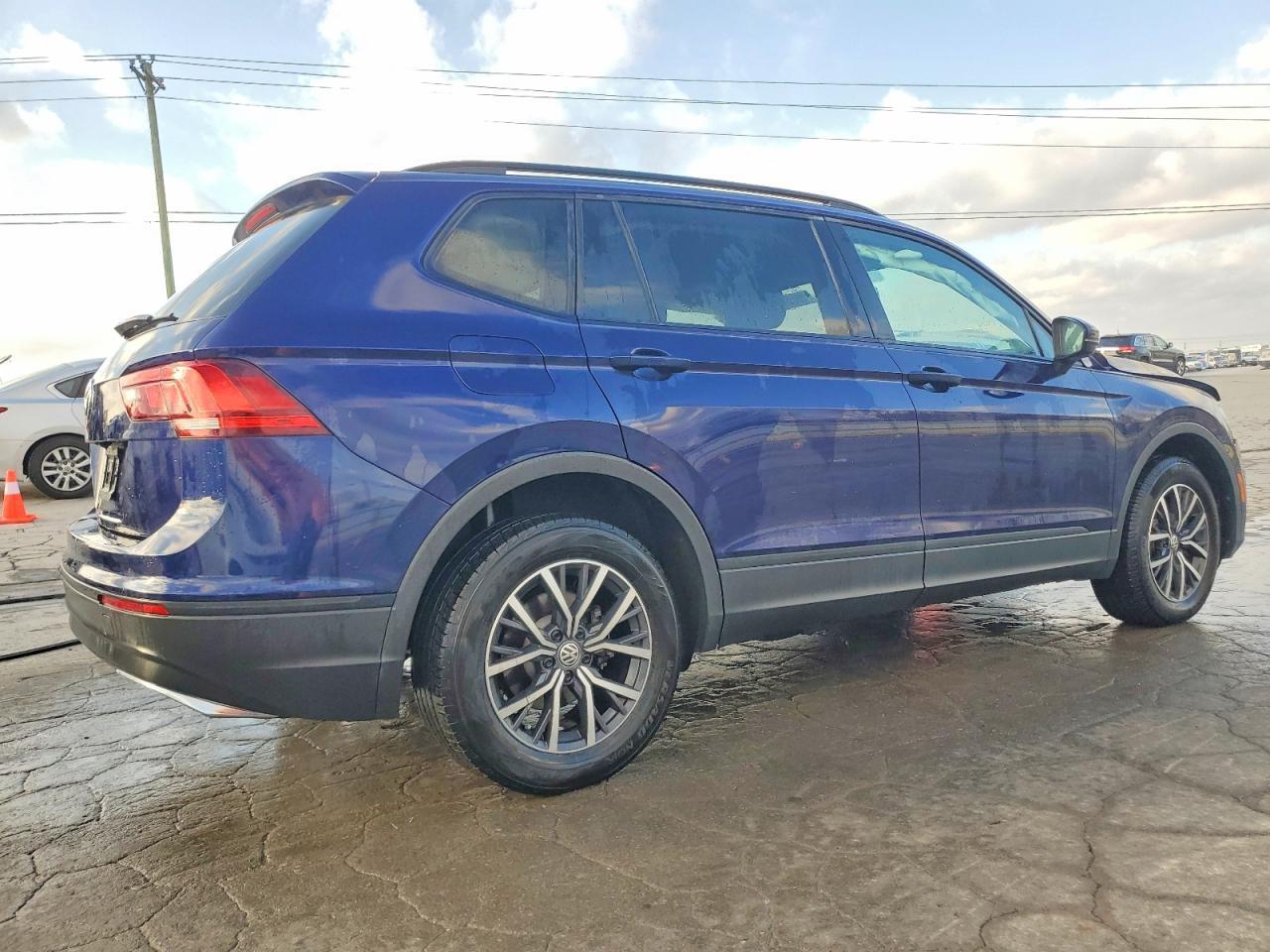 2021 Volkswagen Tiguan S - Фото 3