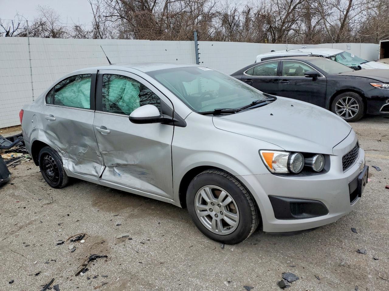 2013 Chevrolet Sonic Lt - Фото 4