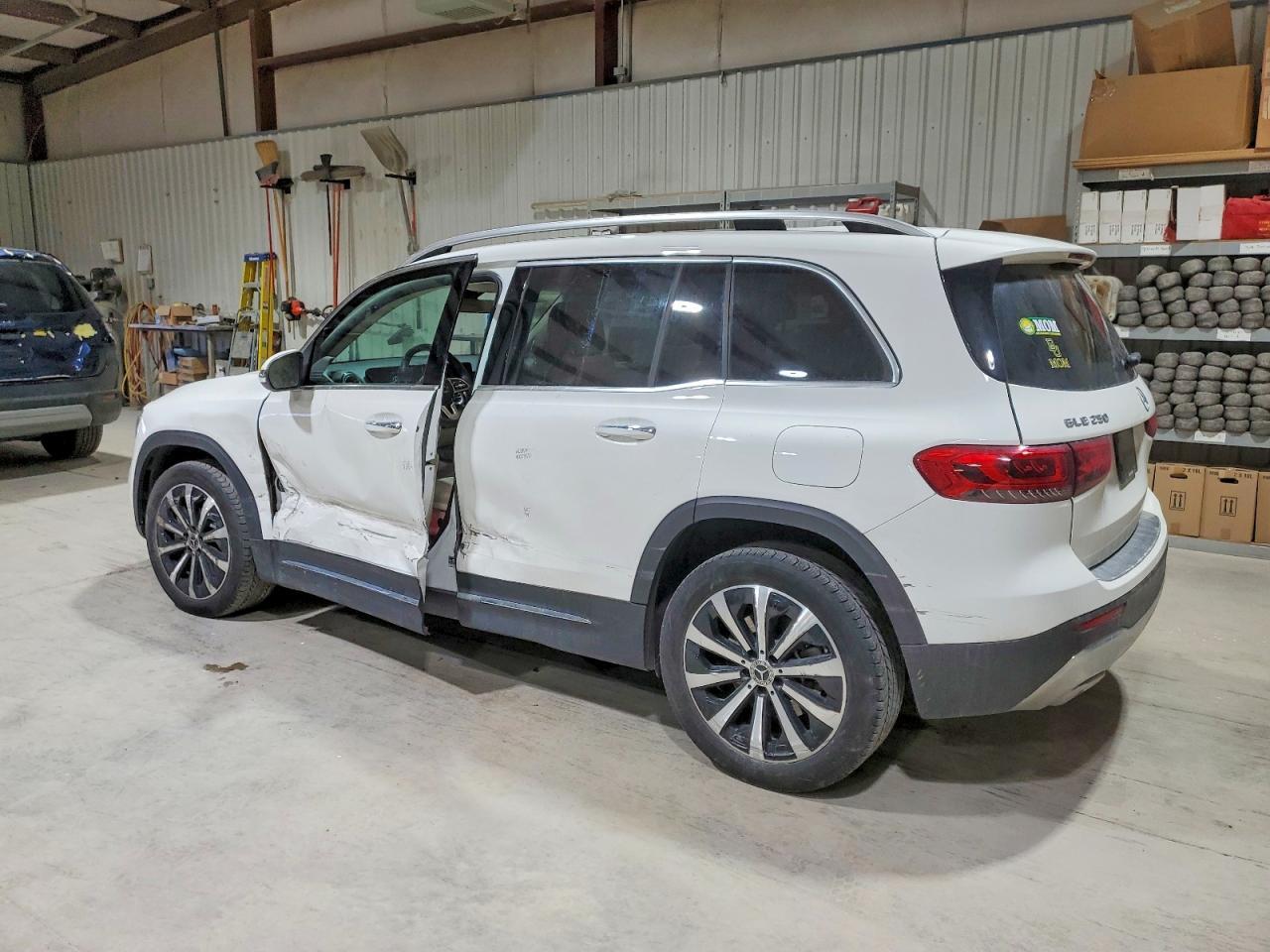 2023 Mercedes-Benz Glb 250 4Matic - Image 2