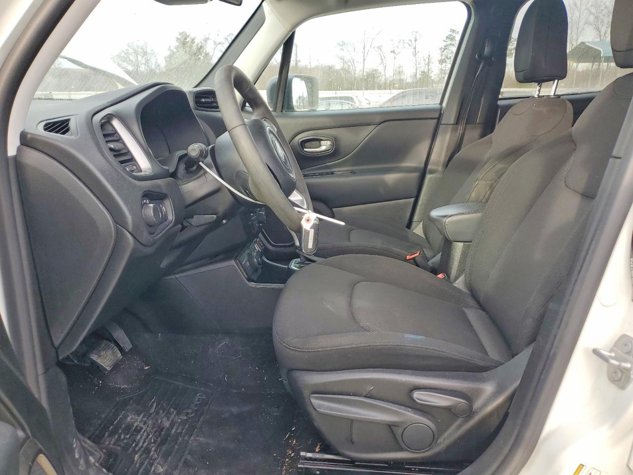 2023 Jeep Renegade Latitude - Image 7