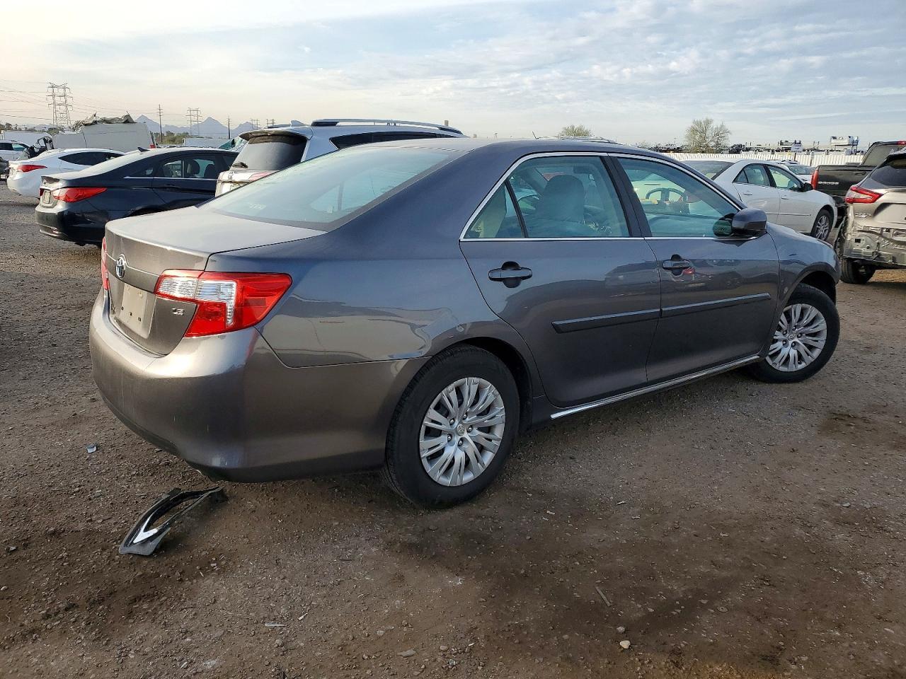 2014 Toyota Camry Le - Image 3