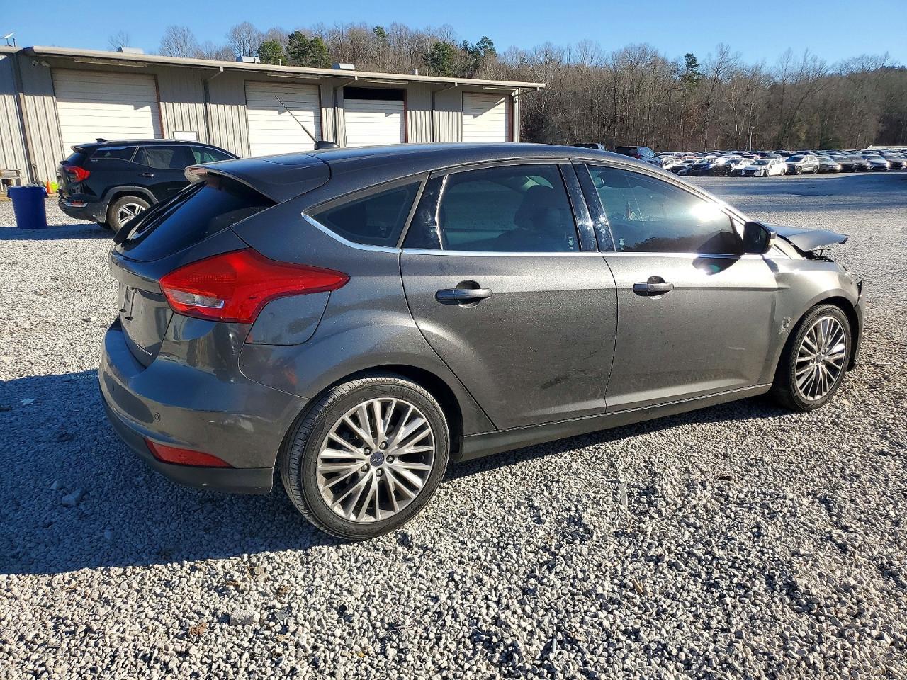 2017 Ford Focus Titanium - Фото 3