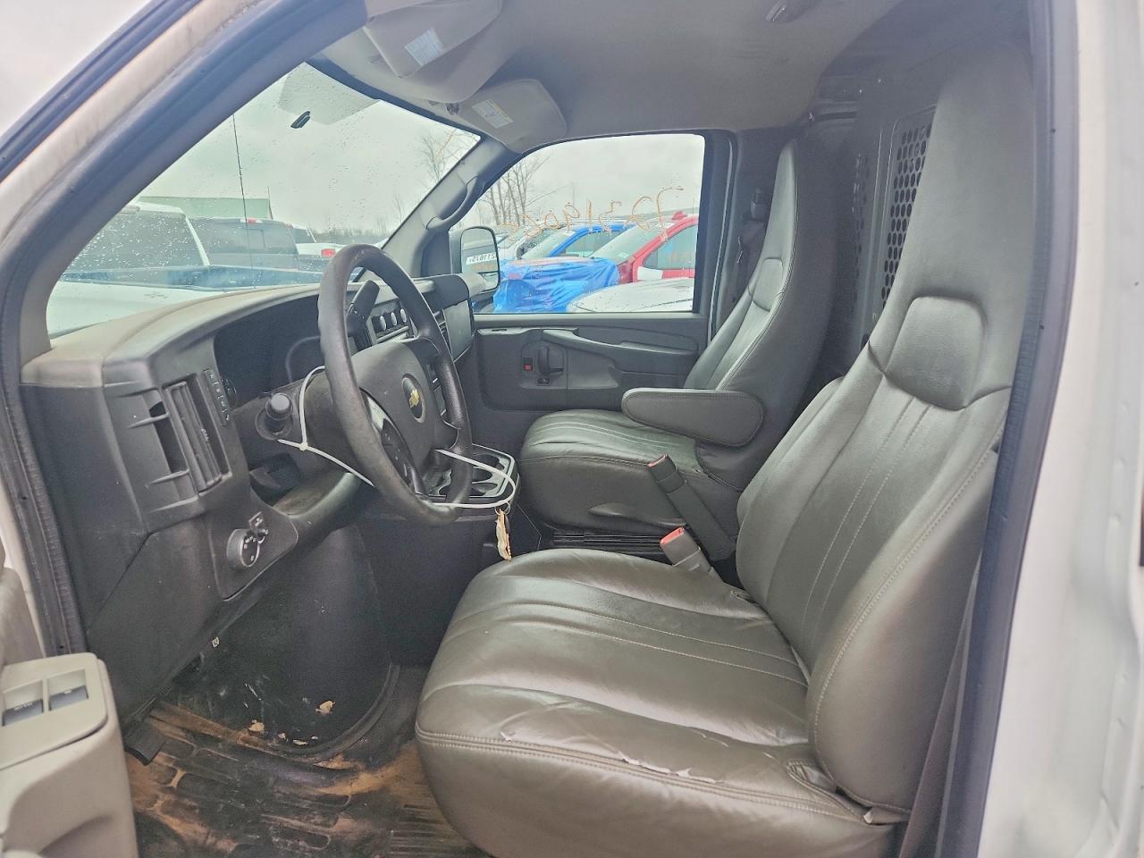2014 Chevrolet Express 2500 Utility / Service Van - Image 7