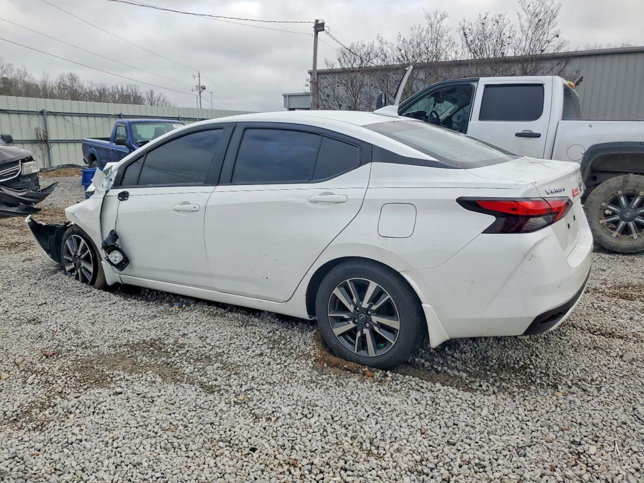2025 Nissan Versa Sv - Фото 2
