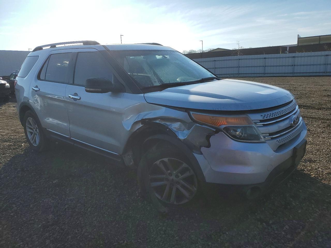 2011 Ford Explorer Xlt - Image 4