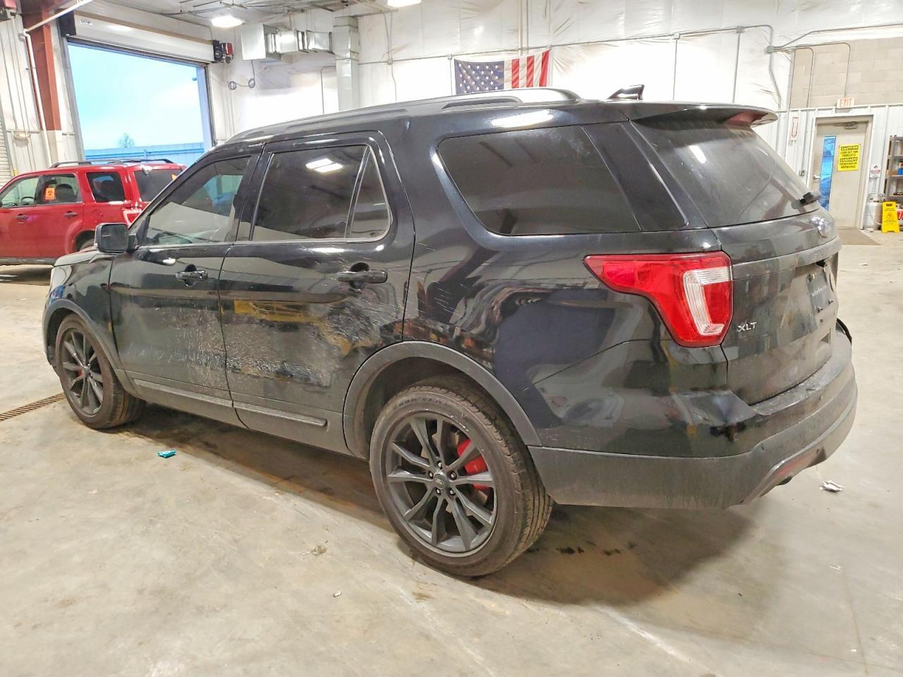 2017 Ford Explorer Xlt - Image 2