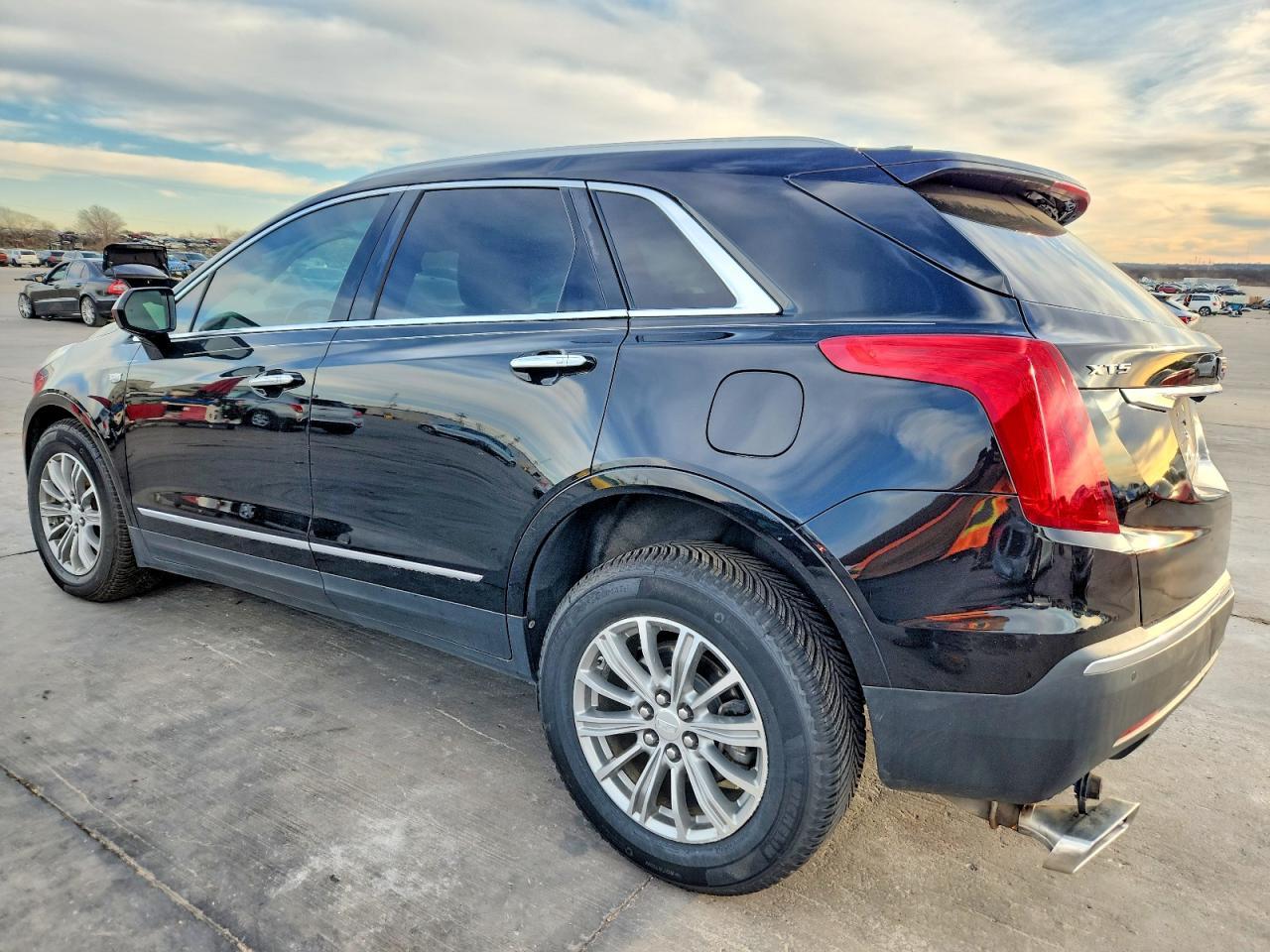 2017 Cadillac Xt5 Luxury - Фото 2