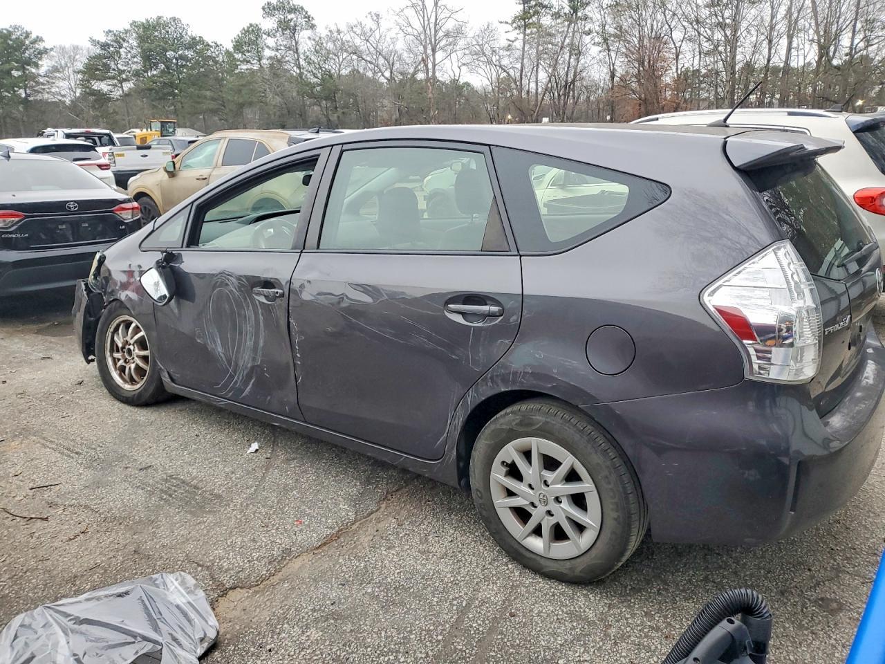 2014 Toyota Prius V - Image 2