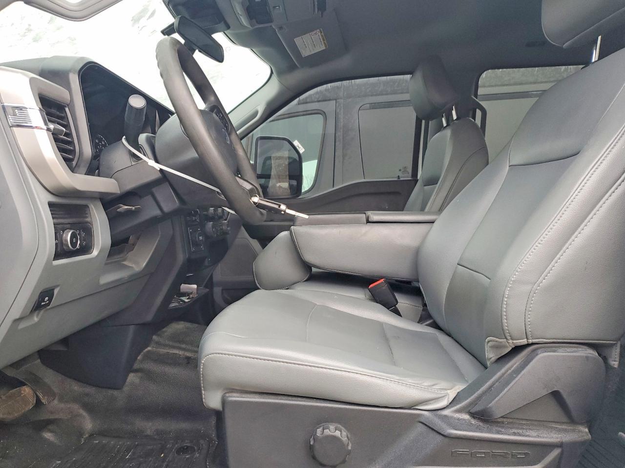 2023 Ford F350 Super Duty - Image 7