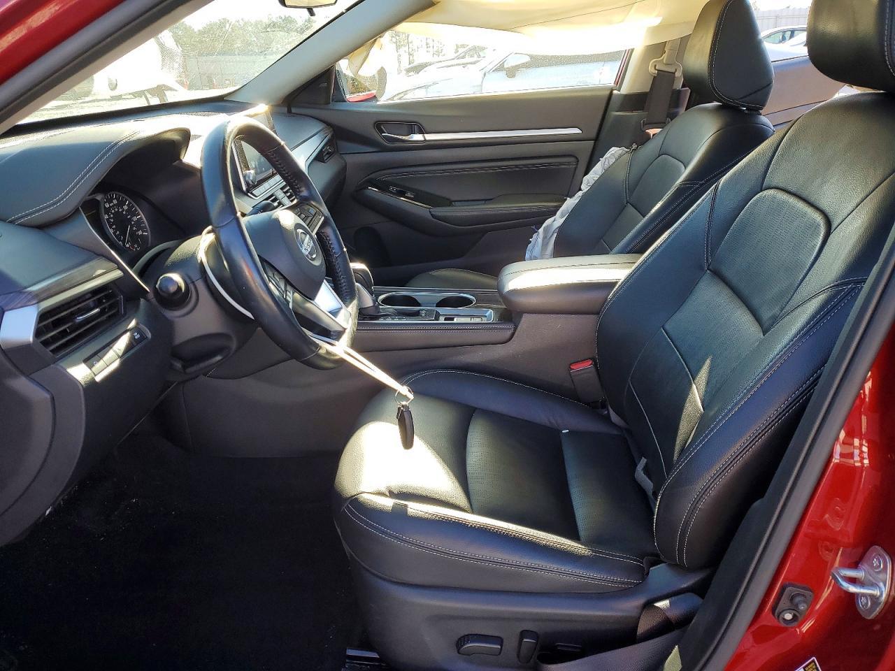 2021 Niss Altima - Image 7