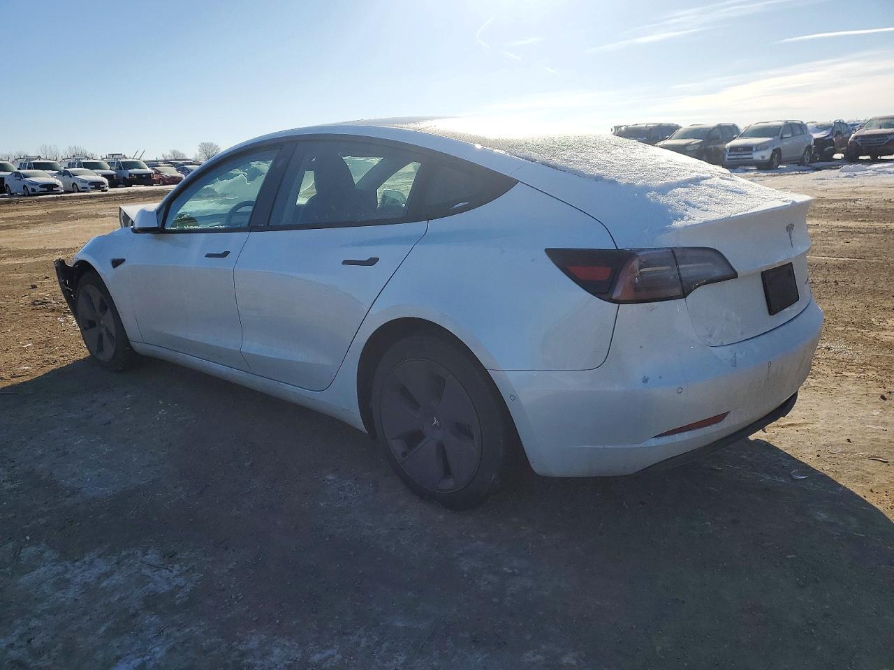 2022 Tesla Model 3 - Фото 2