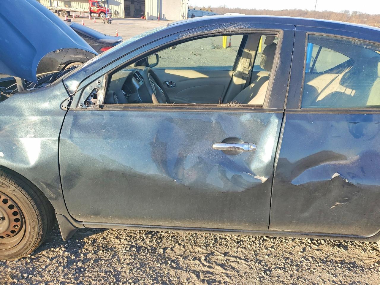 2016 Nissan Versa S - Фото 7