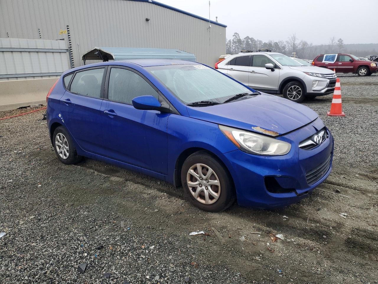 2013 Hyundai Accent Gls - Image 4