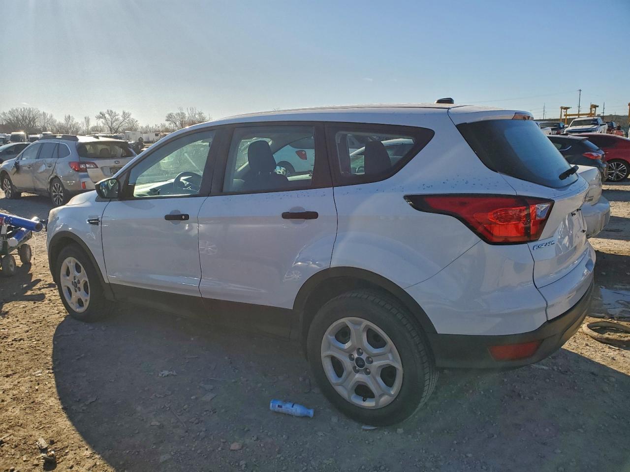 2019 Ford Escape S - Фото 2