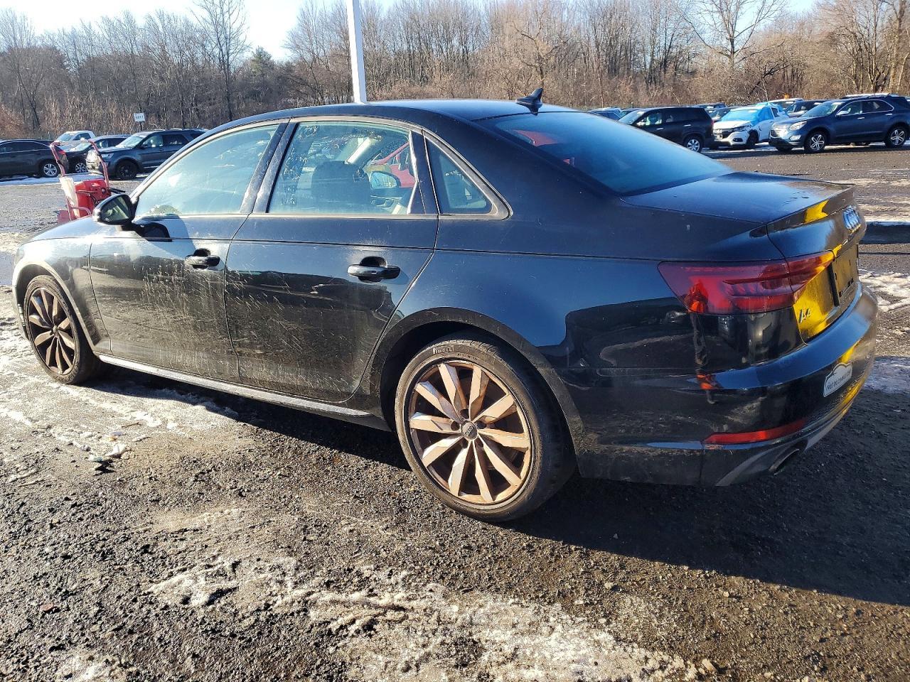2018 Audi A4 Premium - Фото 2