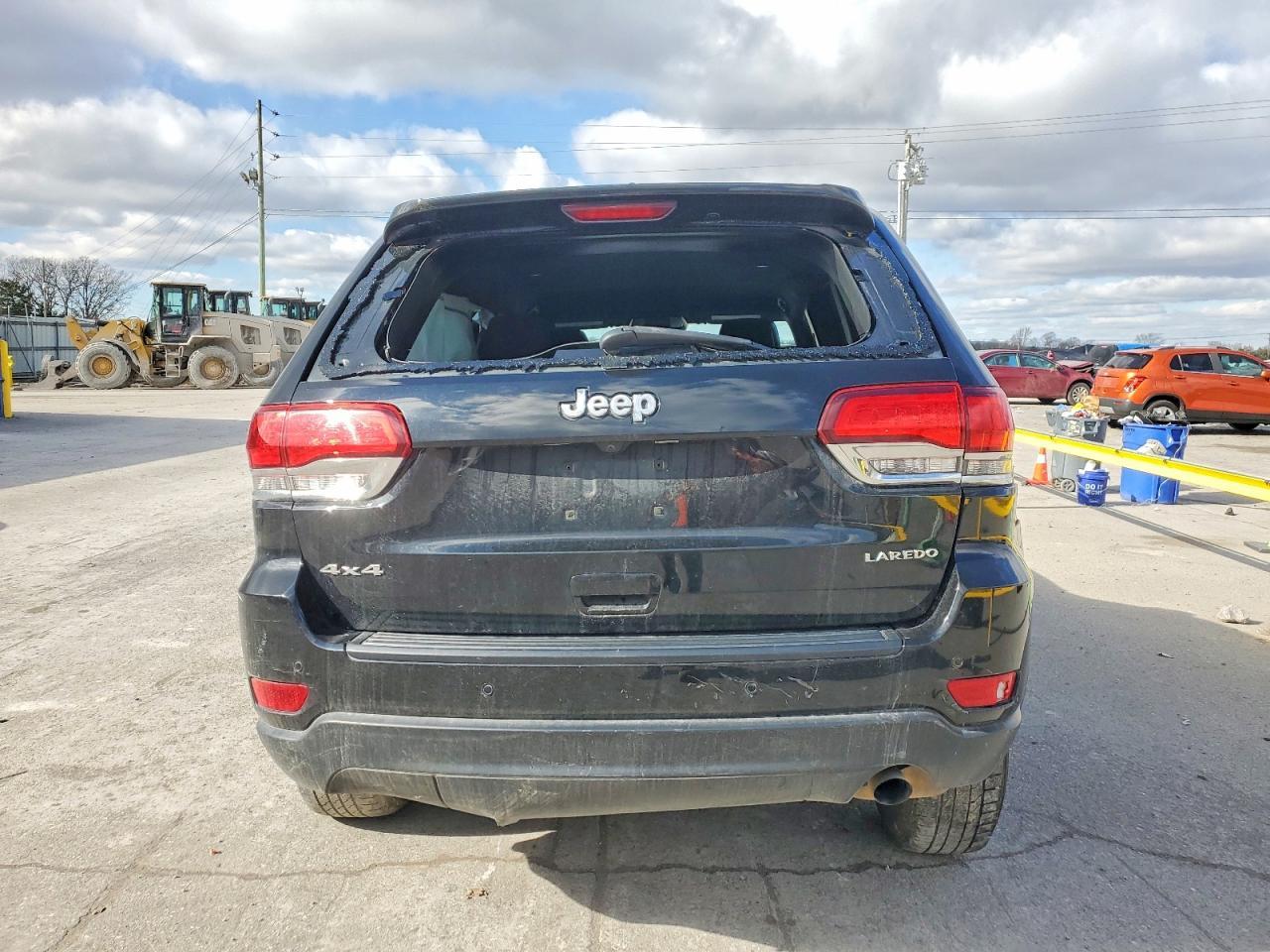 2020 Jeep Grand Cherokee Laredo - Image 6