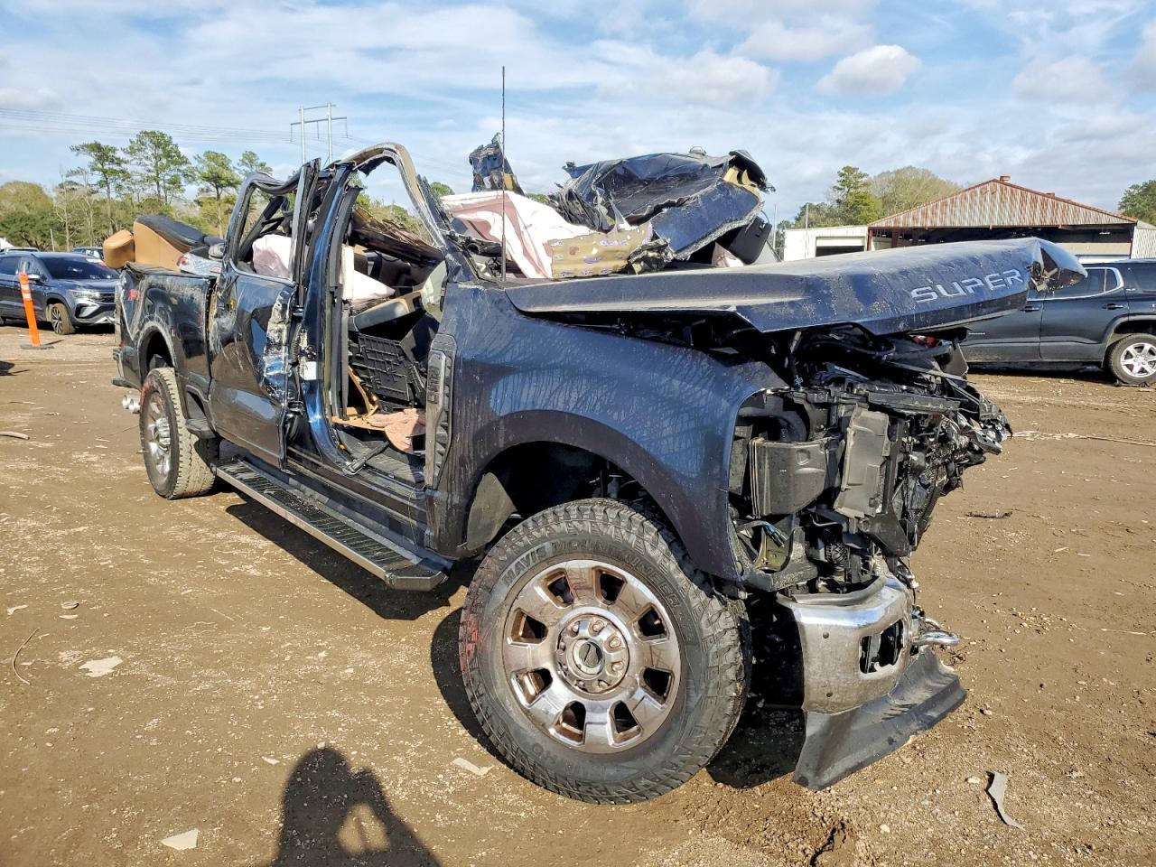 2023 Ford F250 Super Duty - Фото 4