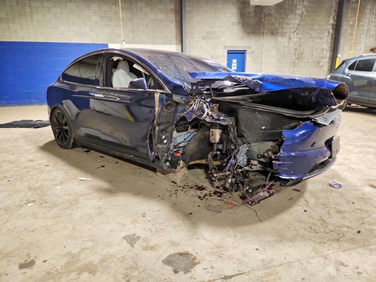 2021 Tesla Model X - Фото 4