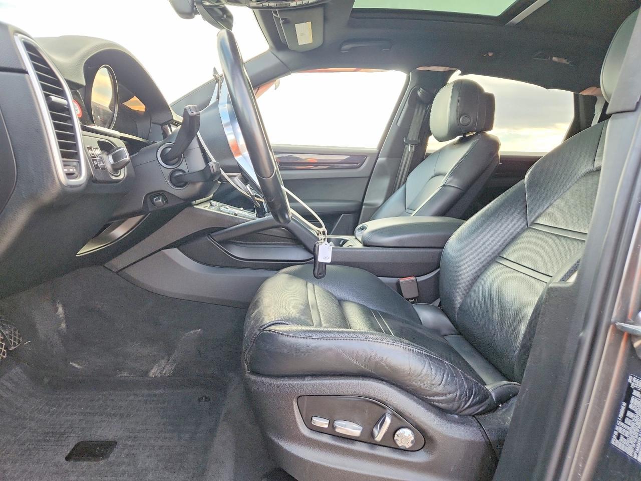 2020 Porsche Cayenne - Image 7