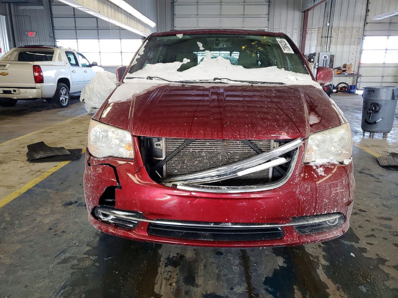 2015 Chrysler Town & Country Touring - Image 5