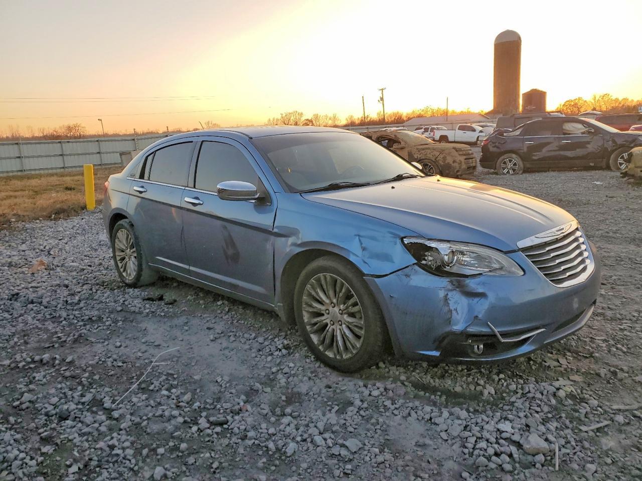 2011 Chrysler 200 Limited - Image 4
