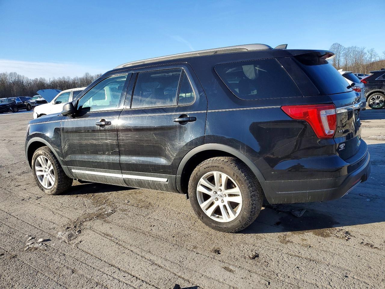 2019 Ford Explorer Xlt - Image 2