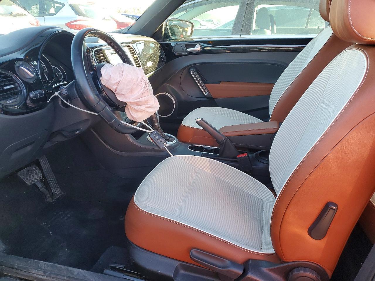 2016 Volkswagen Beetle 1.8T - Image 7