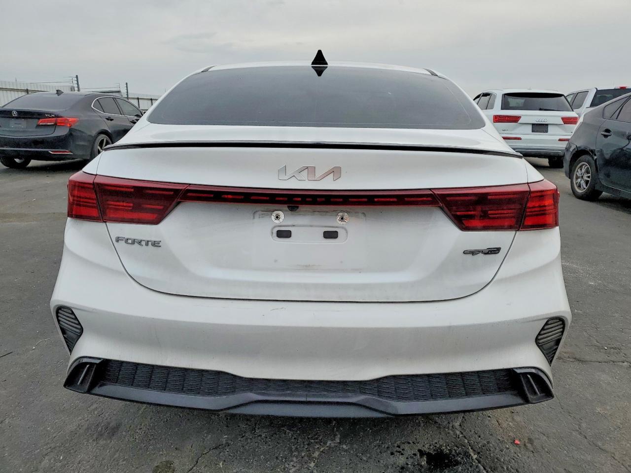 2022 Kia Forte Gt Line - Image 6
