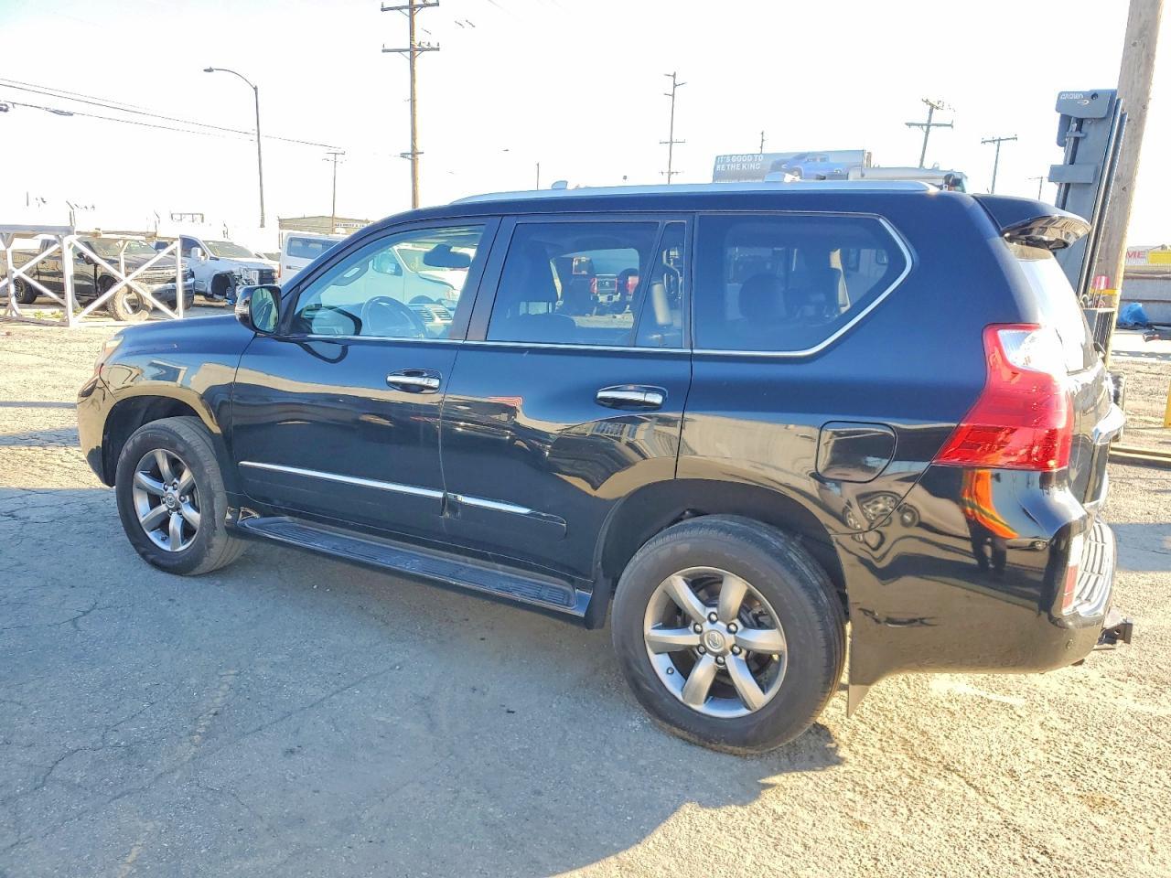 2013 Lexus Gx 460 Premium - Image 2
