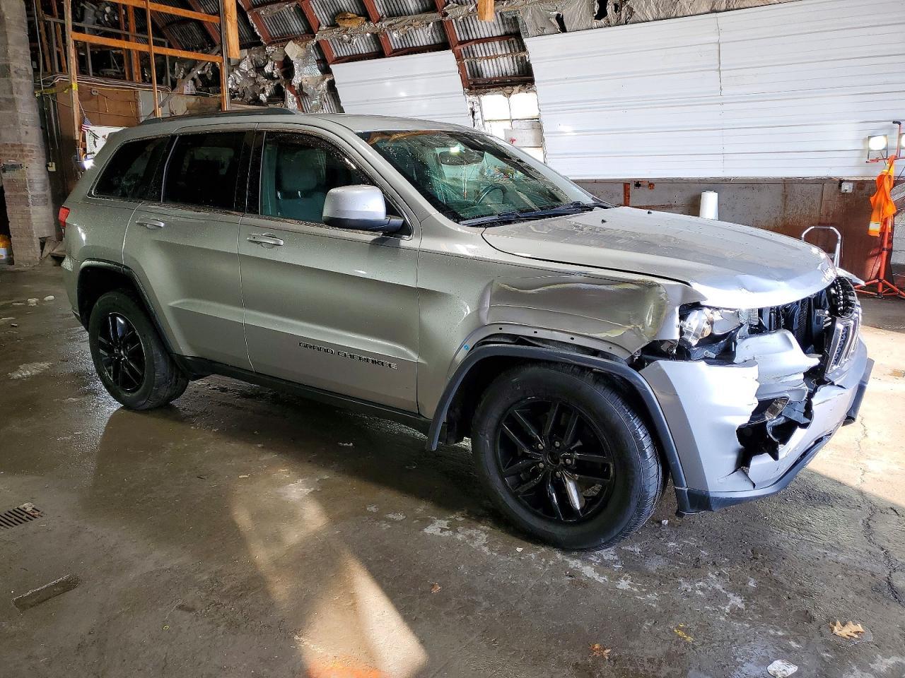 2017 Jeep Grand Cherokee Laredo - Фото 4