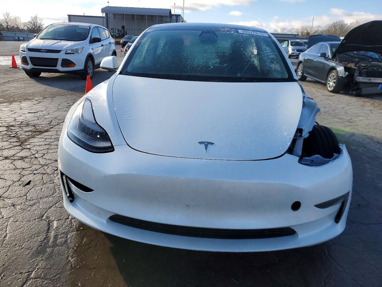 2023 Tesla Model 3 - Фото 5