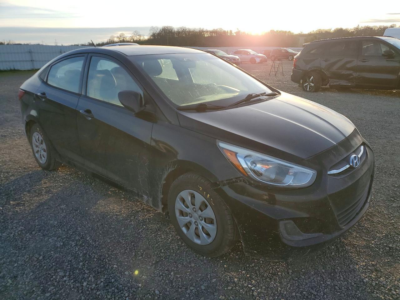 2016 Hyundai Accent Se - Фото 4