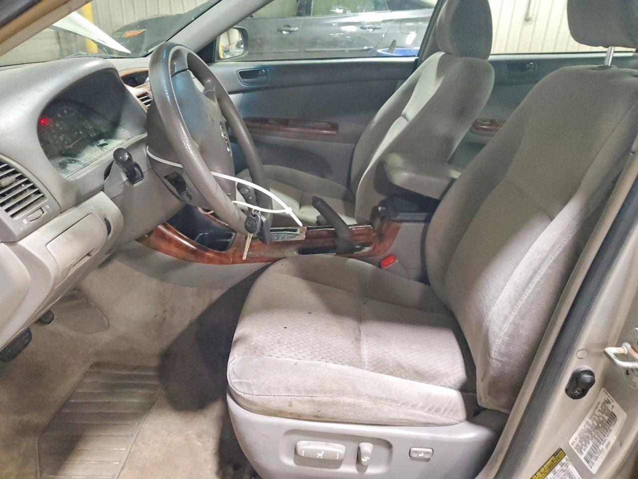 2004 Toyota Camry Le V6 - Фото 7