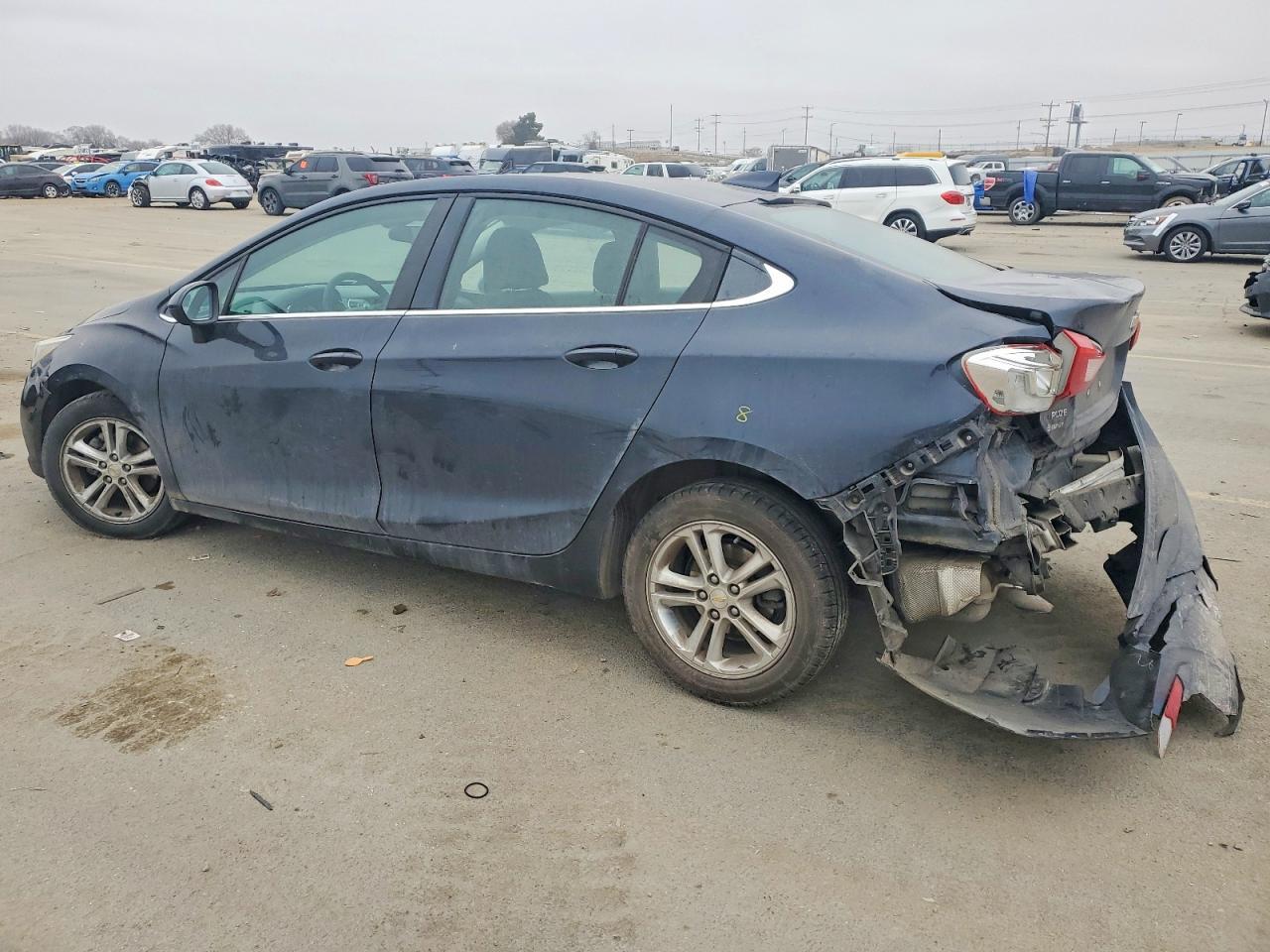 2016 Chevrolet Cruze Lt - Image 2