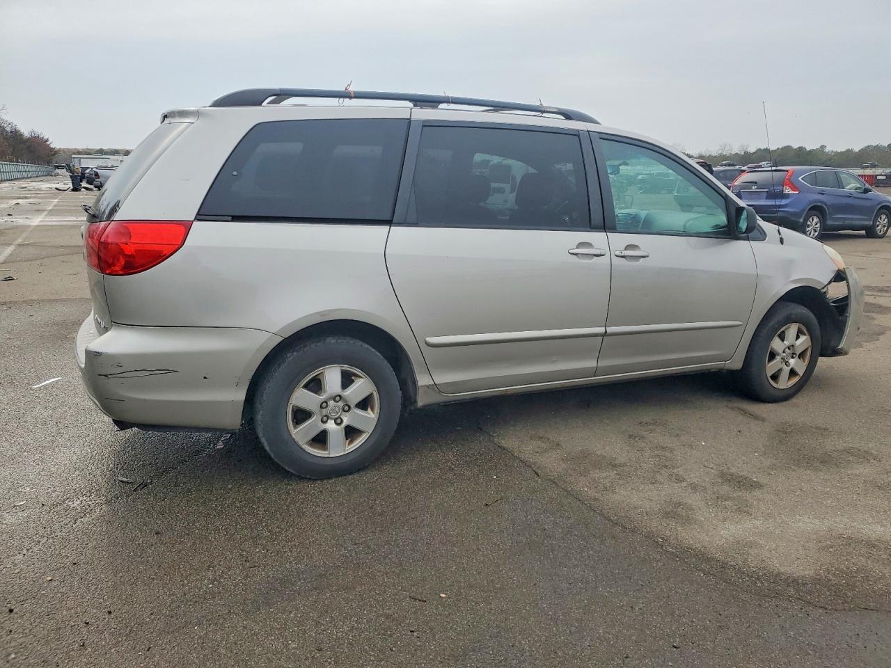 2006 Toyota Sienna Ce - Image 3