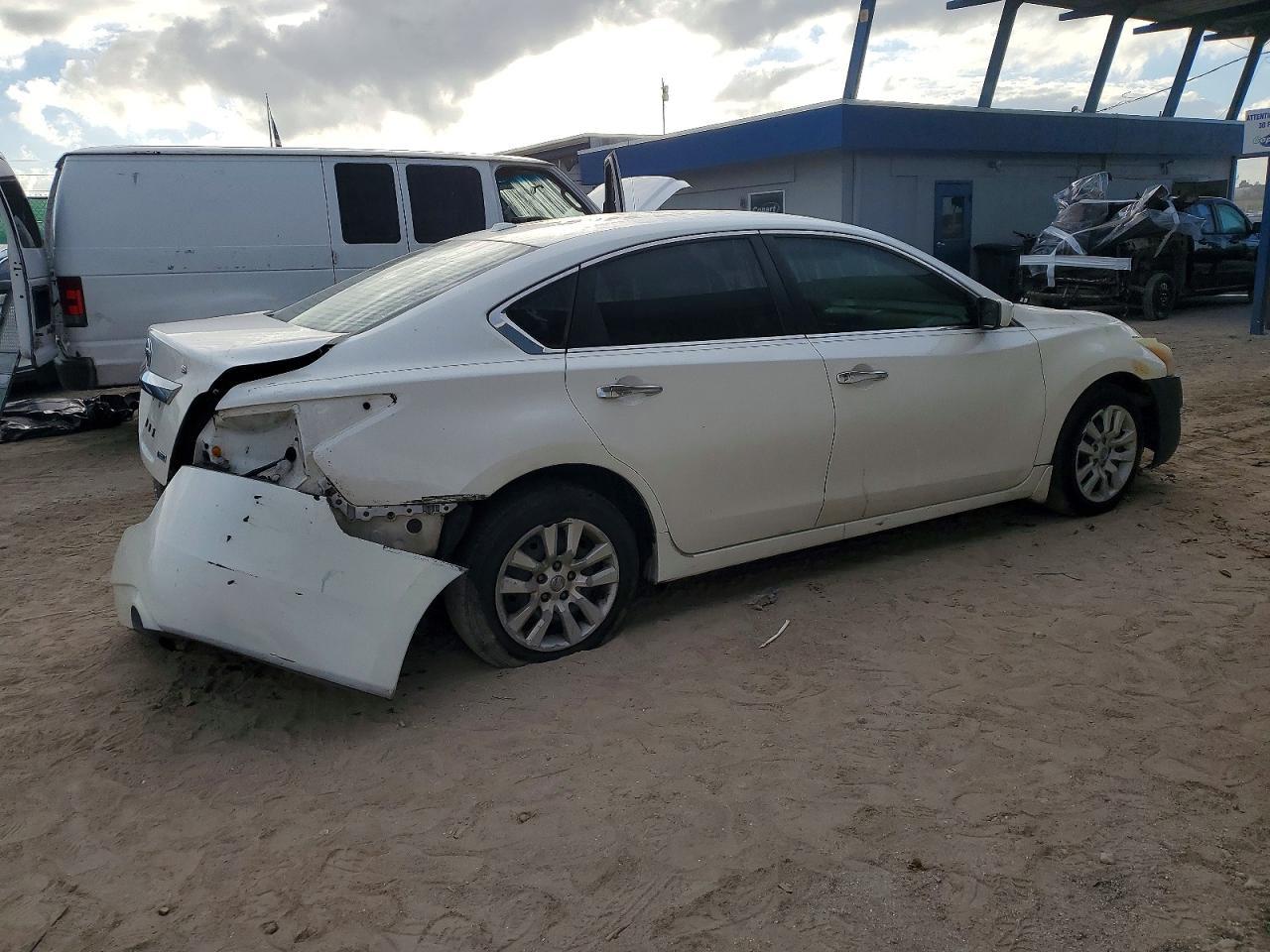 2014 Nissan Altima 2.5 S - Фото 3