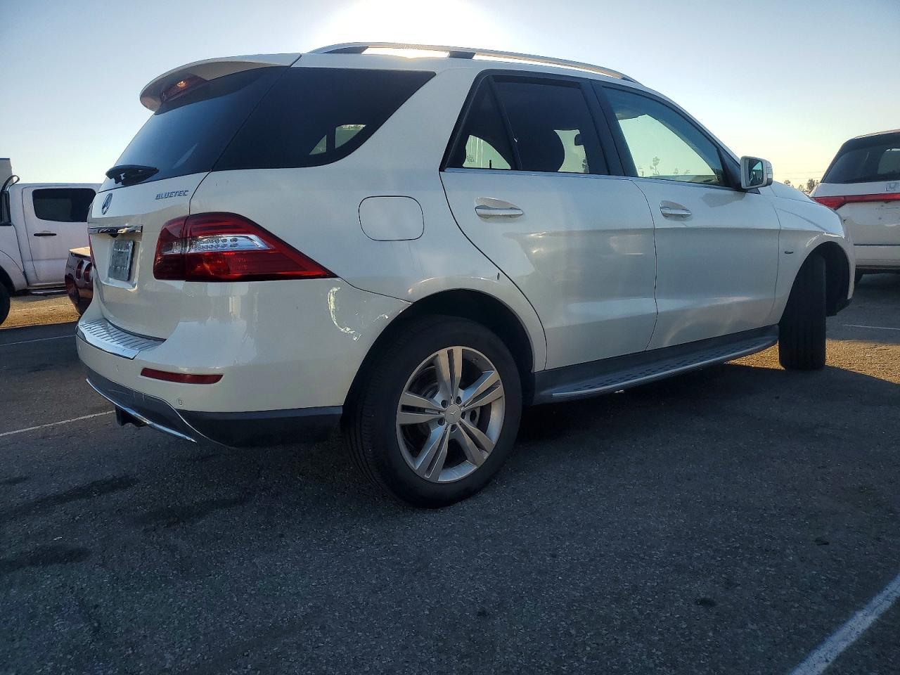 2012 Mercedes-Benz Ml 350 Bluetec - Image 3