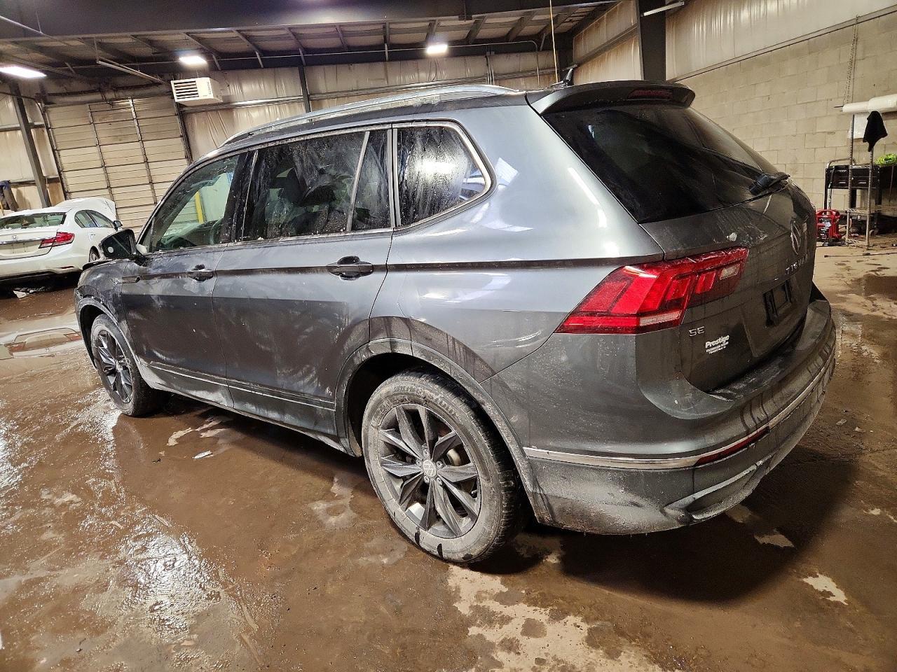 2022 Volkswagen Tiguan Se - Фото 2